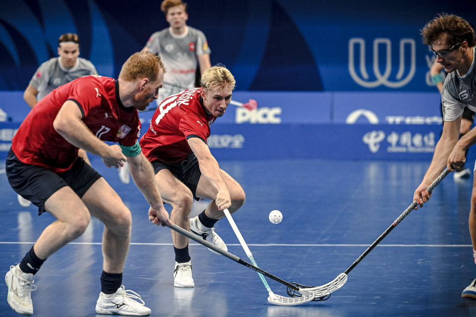 新华社记者, 他的相机镜, 获得季军