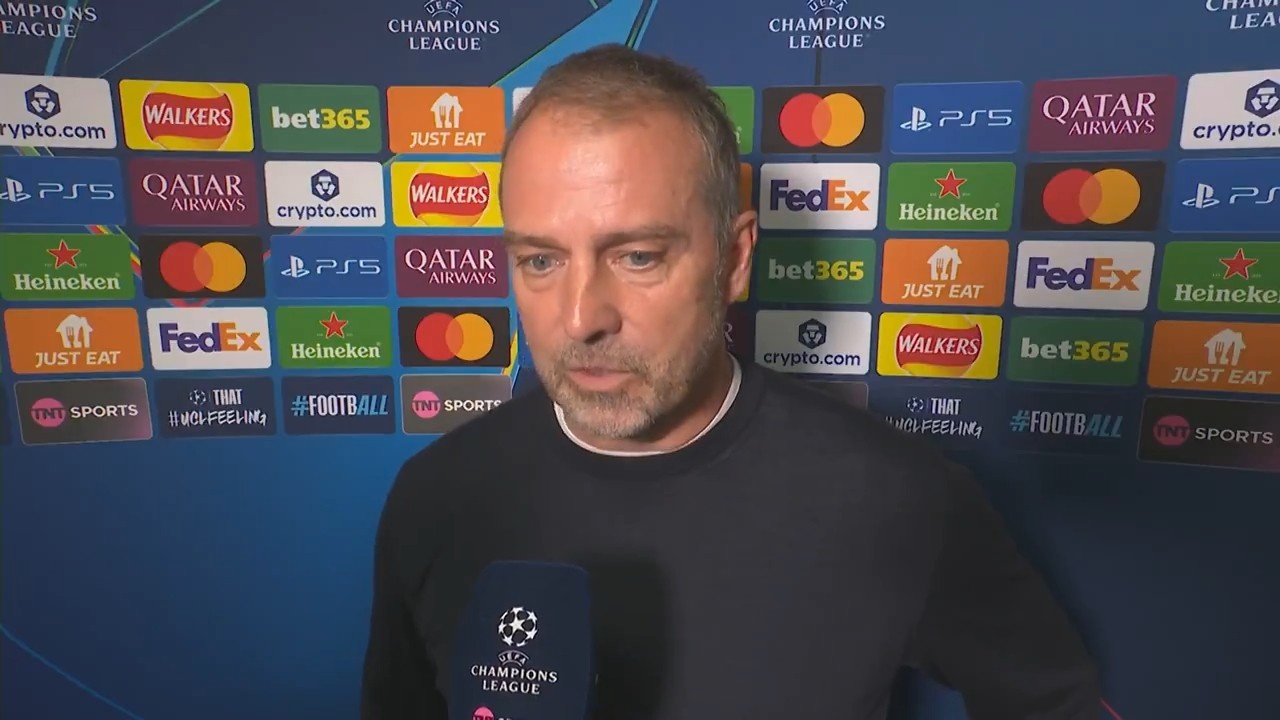 他的两个进, 出色